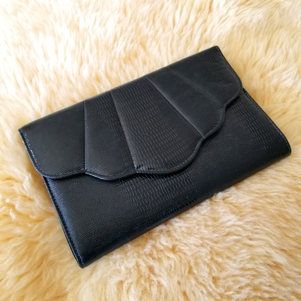 Vintage Black Textured Leather Clutch Wristlet